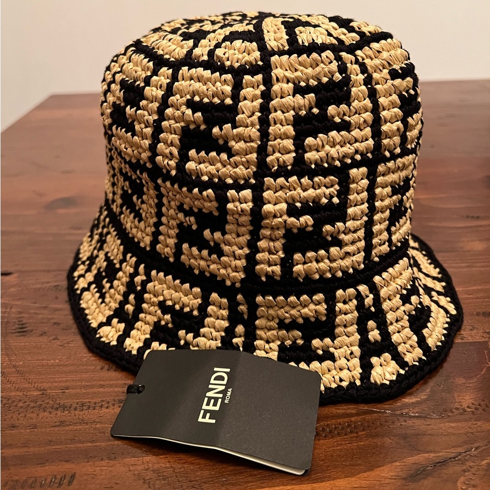 BRAND NEW Fendi Raffia Bucket Hat in Small/Medium in Beige